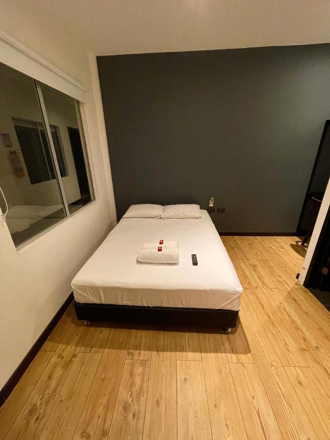 Zugi Inn Hotel Leticia Bagian luar foto