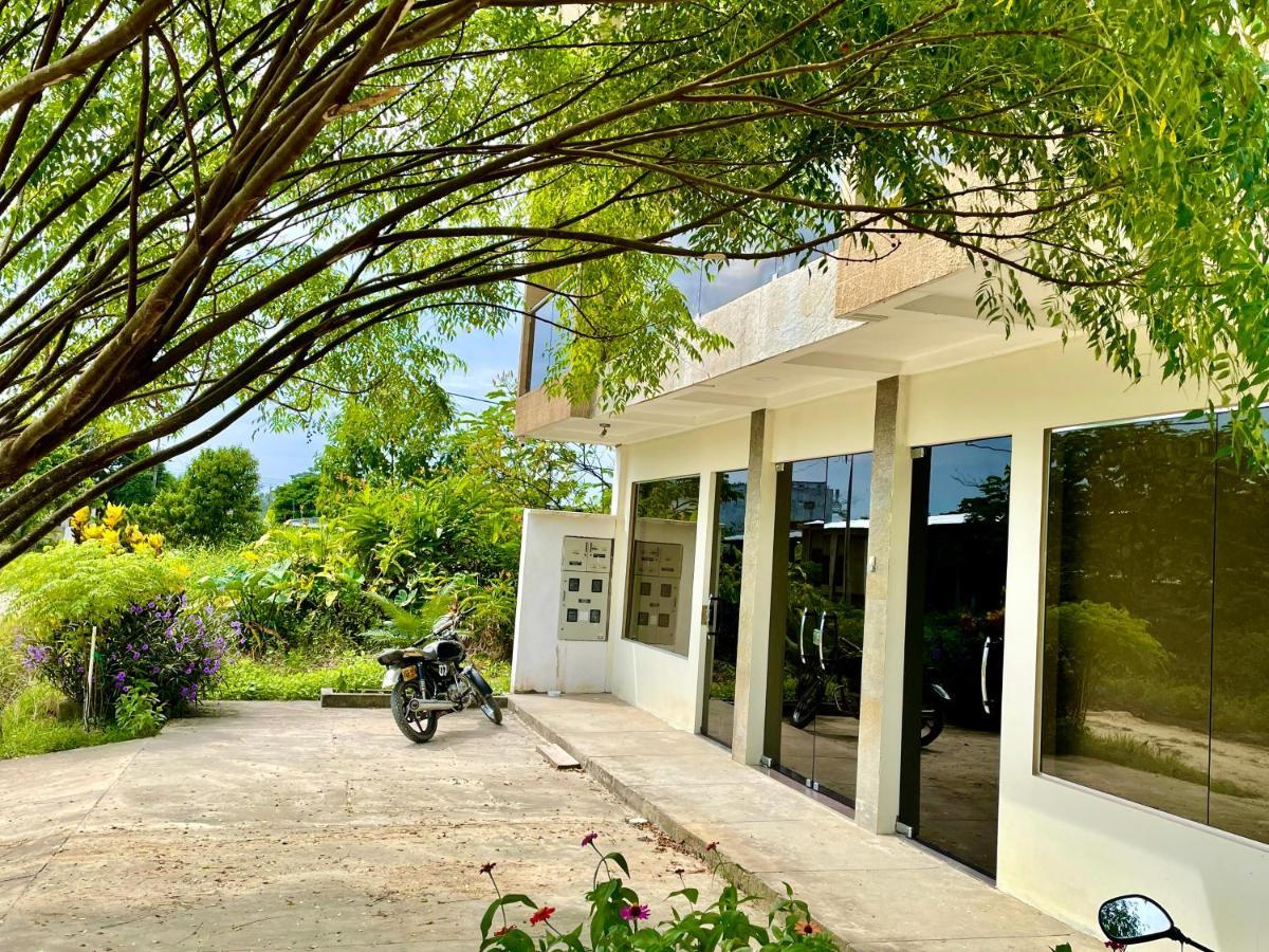 Zugi Inn Hotel Leticia Bagian luar foto